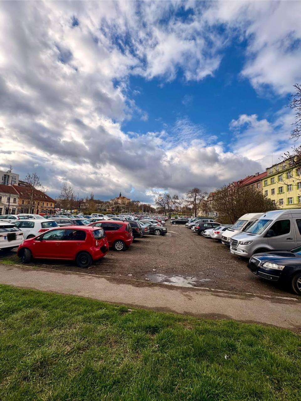 Maria Apartment Liben Praag Buitenkant foto